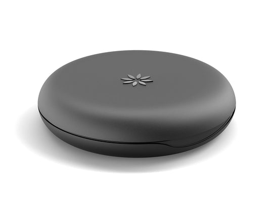 Caja para aligners Invisalign de color negro